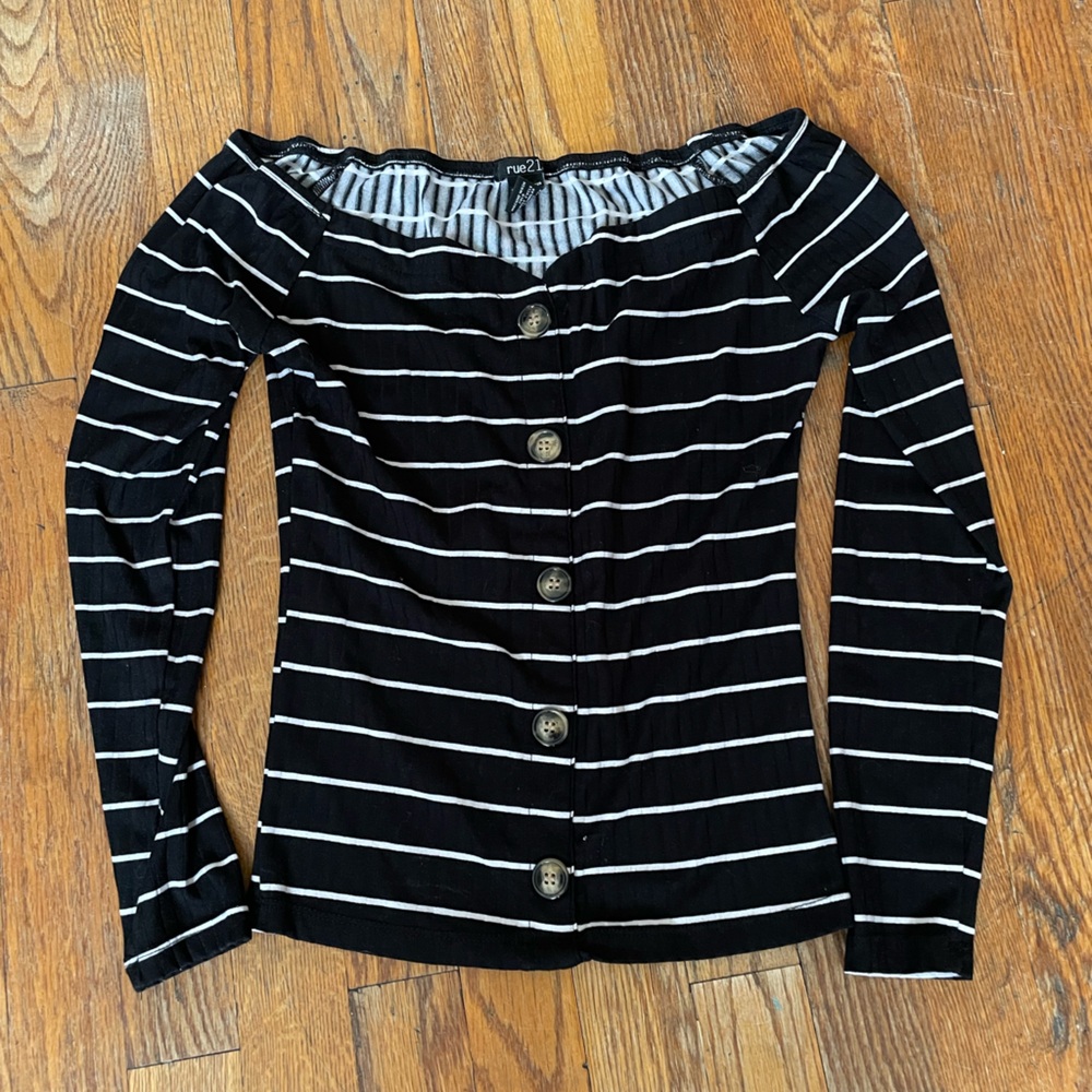 Off the shoulder long sleeve